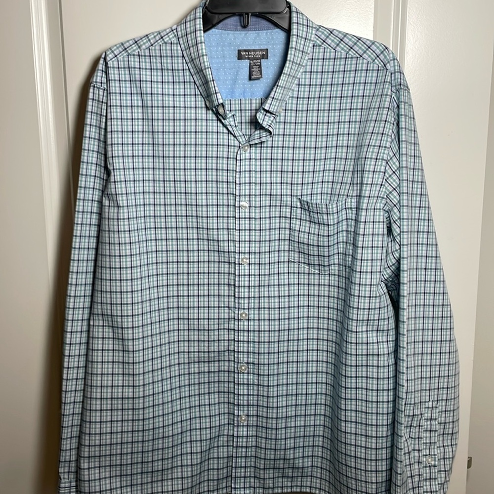 Van Heusen men's never tuck button up blue plaid shirt NWT